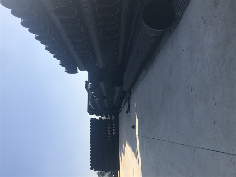 钢带管